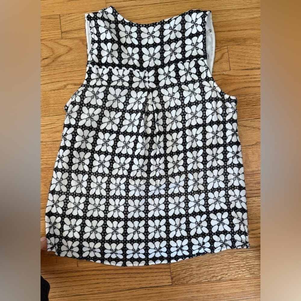 Anthropologie Maeve Coralie Black and White Floral Eyelet Wrap Tank Top size 4 - Picture 5 of 7
